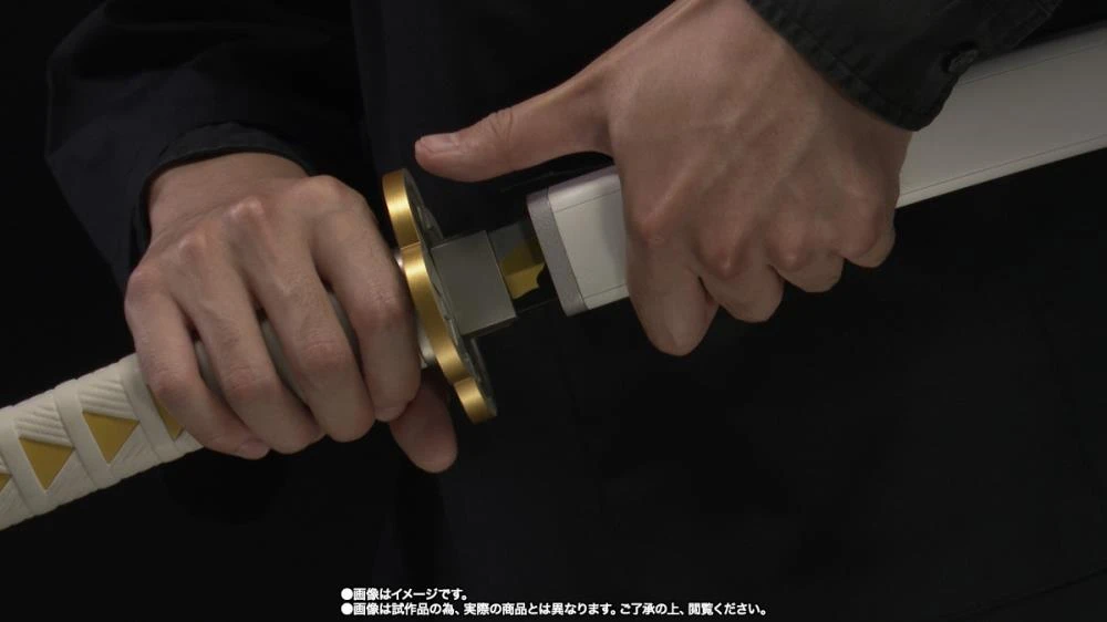 Bandai Demon Slayer: Kimetsu No Yaiba Proplica - Agatsuma Zenitsu Nichirin Sword 6 Bandai Demon Slayer: Kimetsu No Yaiba Proplica - Agatsuma Zenitsu Nichirin Sword