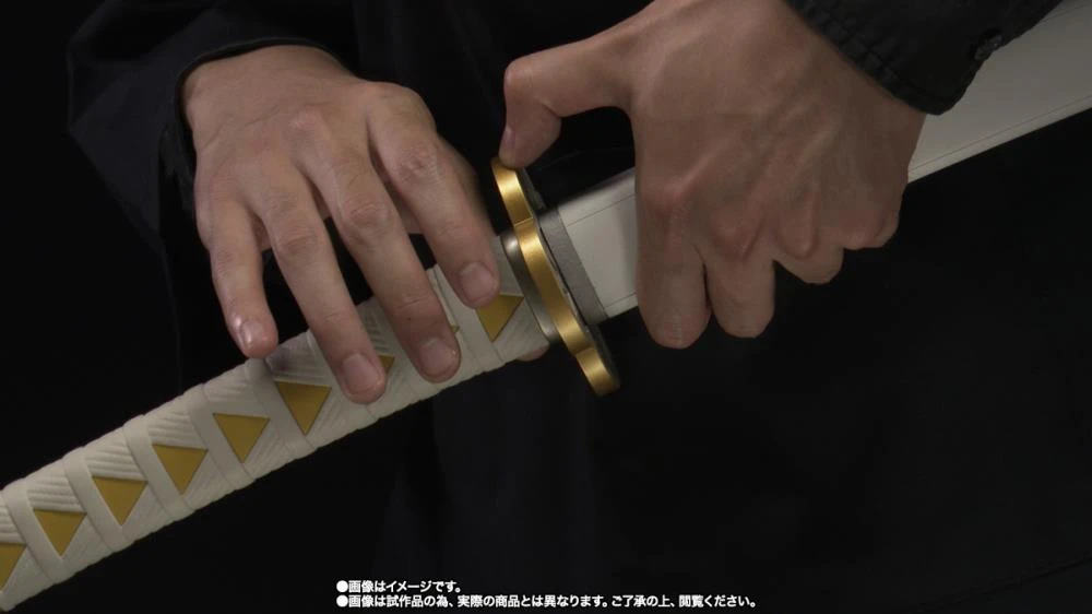 Bandai Demon Slayer: Kimetsu No Yaiba Proplica - Agatsuma Zenitsu Nichirin Sword 5 Bandai Demon Slayer: Kimetsu No Yaiba Proplica - Agatsuma Zenitsu Nichirin Sword