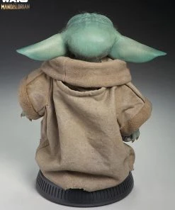 Sideshow Collectibles Life-Sized Figure - Star Wars - The Mandalorian - The Child 30 Sideshow Collectibles Life-Sized Figure - Star Wars - The Mandalorian - The Child