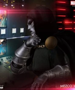 Mezco Toys ONE:12 Collective - Marvel Universe Doctor Doom 24 Mezco Toys ONE:12 Collective - Marvel Universe Doctor Doom