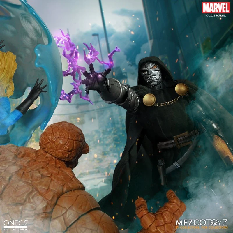 Mezco Toys ONE:12 Collective - Marvel Universe Doctor Doom 8 Mezco Toys ONE:12 Collective - Marvel Universe Doctor Doom