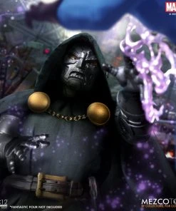 Mezco Toys ONE:12 Collective - Marvel Universe Doctor Doom 27 Mezco Toys ONE:12 Collective - Marvel Universe Doctor Doom