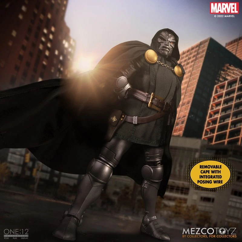 Mezco Toys ONE:12 Collective - Marvel Universe Doctor Doom 16 Mezco Toys ONE:12 Collective - Marvel Universe Doctor Doom